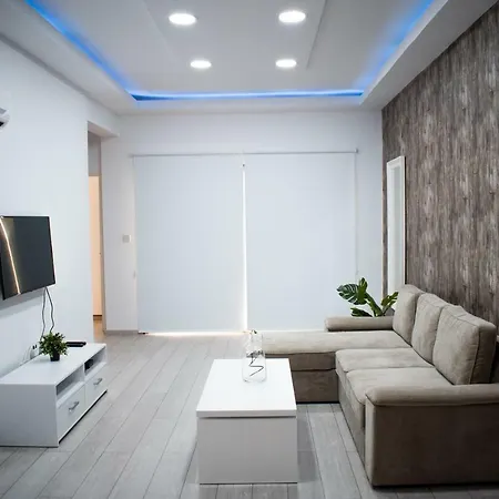 Mackenzy Luxury *